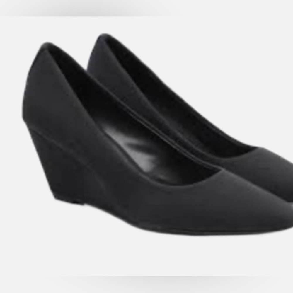 Donald J. Pliner Black Wedge Heels Classic Pumps